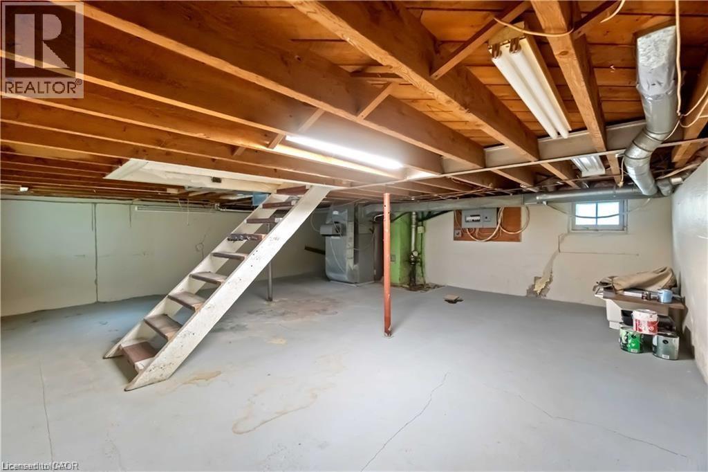 Photo 3 of 100 Eastchester Avenue, St Catharines ON