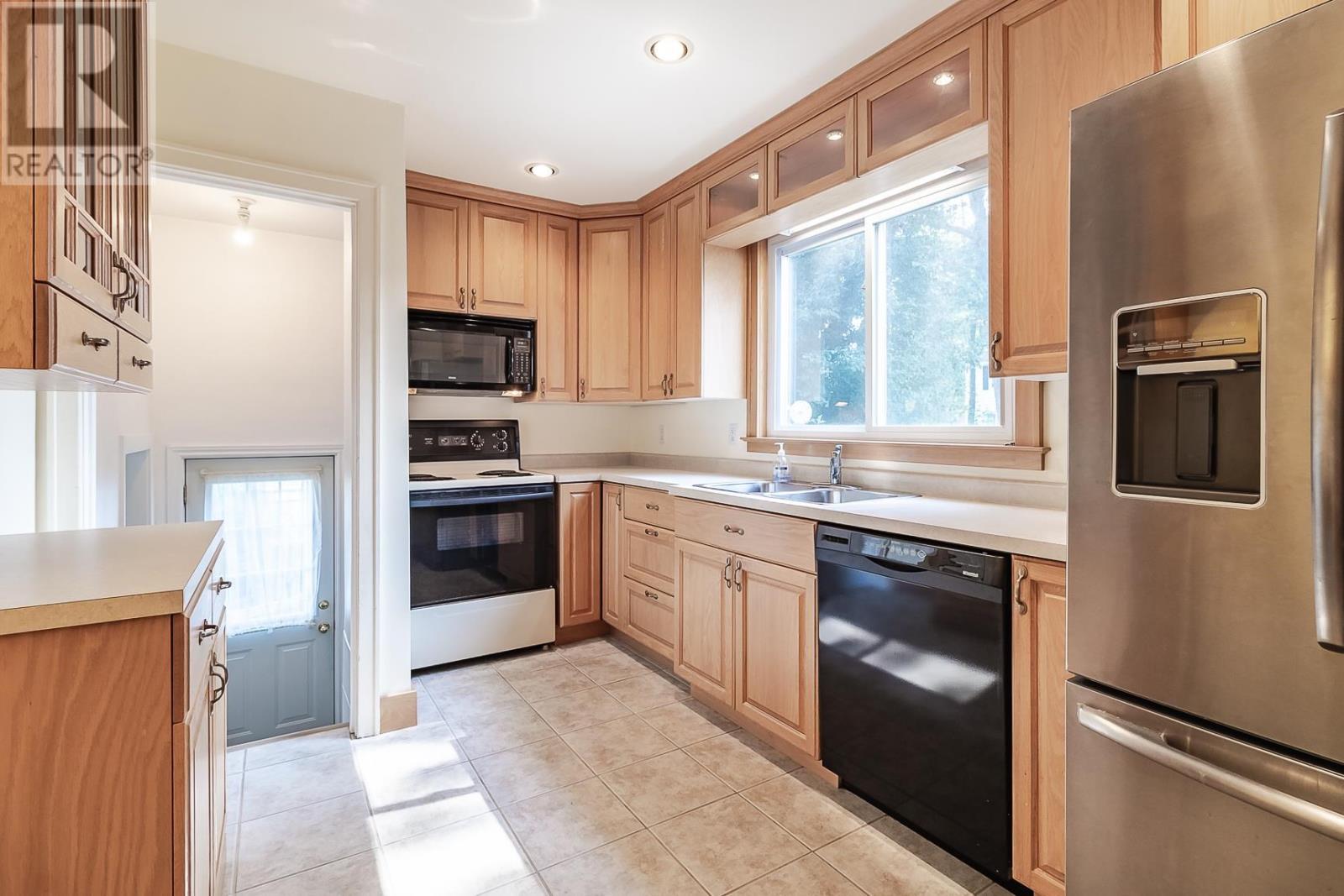 Photo 15 of 174 Mcgregor Ave, Sault Ste Marie ON