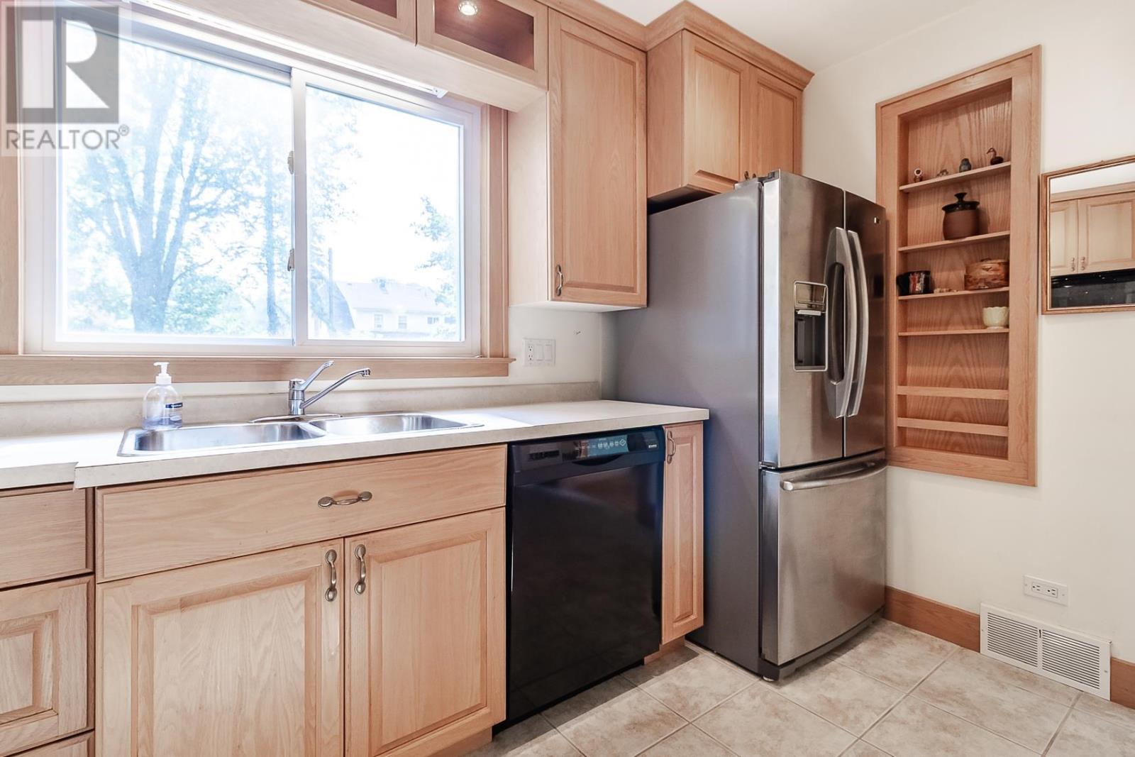 Photo 22 of 174 Mcgregor Ave, Sault Ste Marie ON