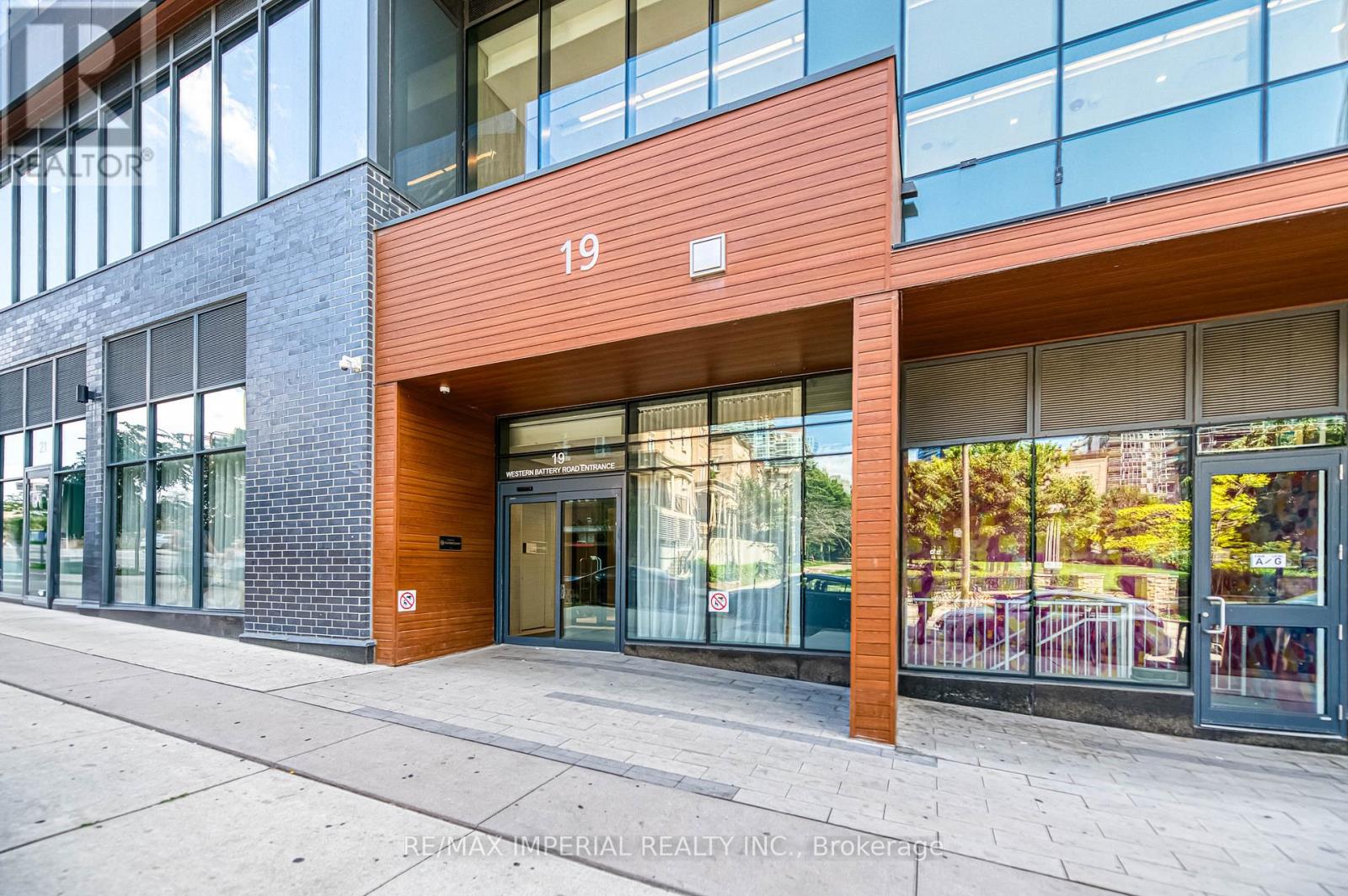 Photo 2 of 3202 19 Western Battery Road, Toronto ON