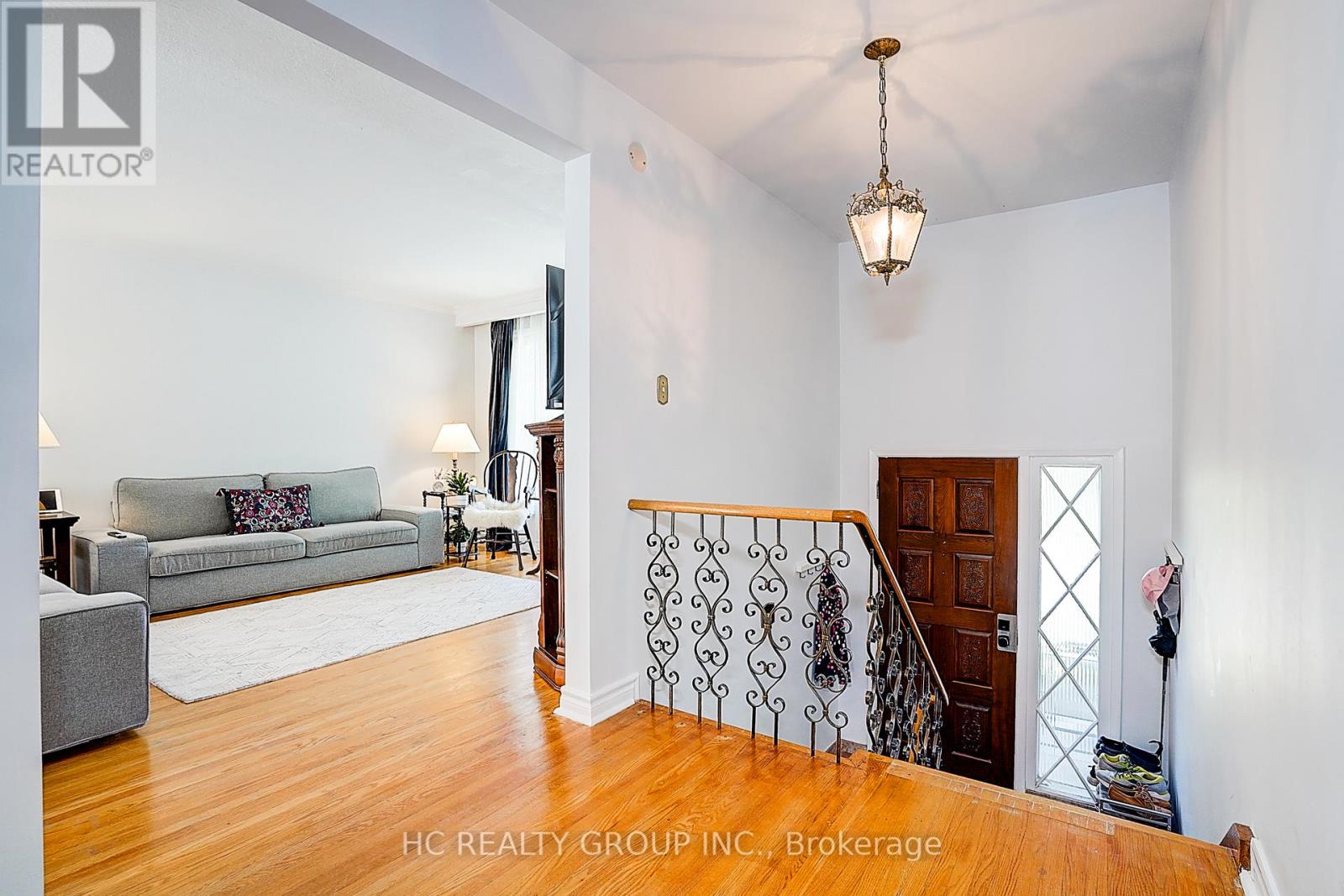 Photo 22 of 72 Woodthorpe Road, Toronto ON