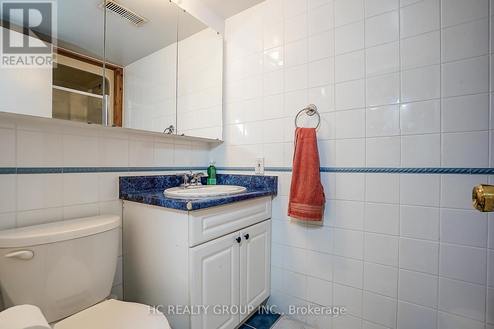 Photo 38 of 72 Woodthorpe Road, Toronto ON