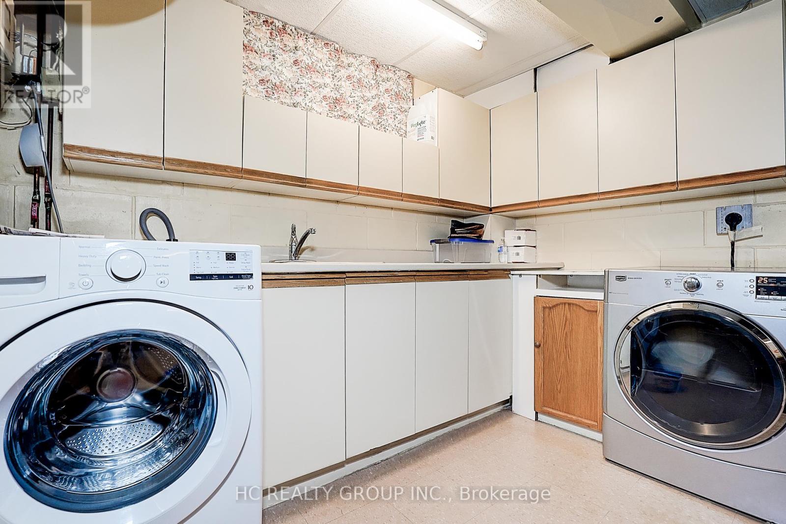 Photo 19 of 72 Woodthorpe Road, Toronto ON