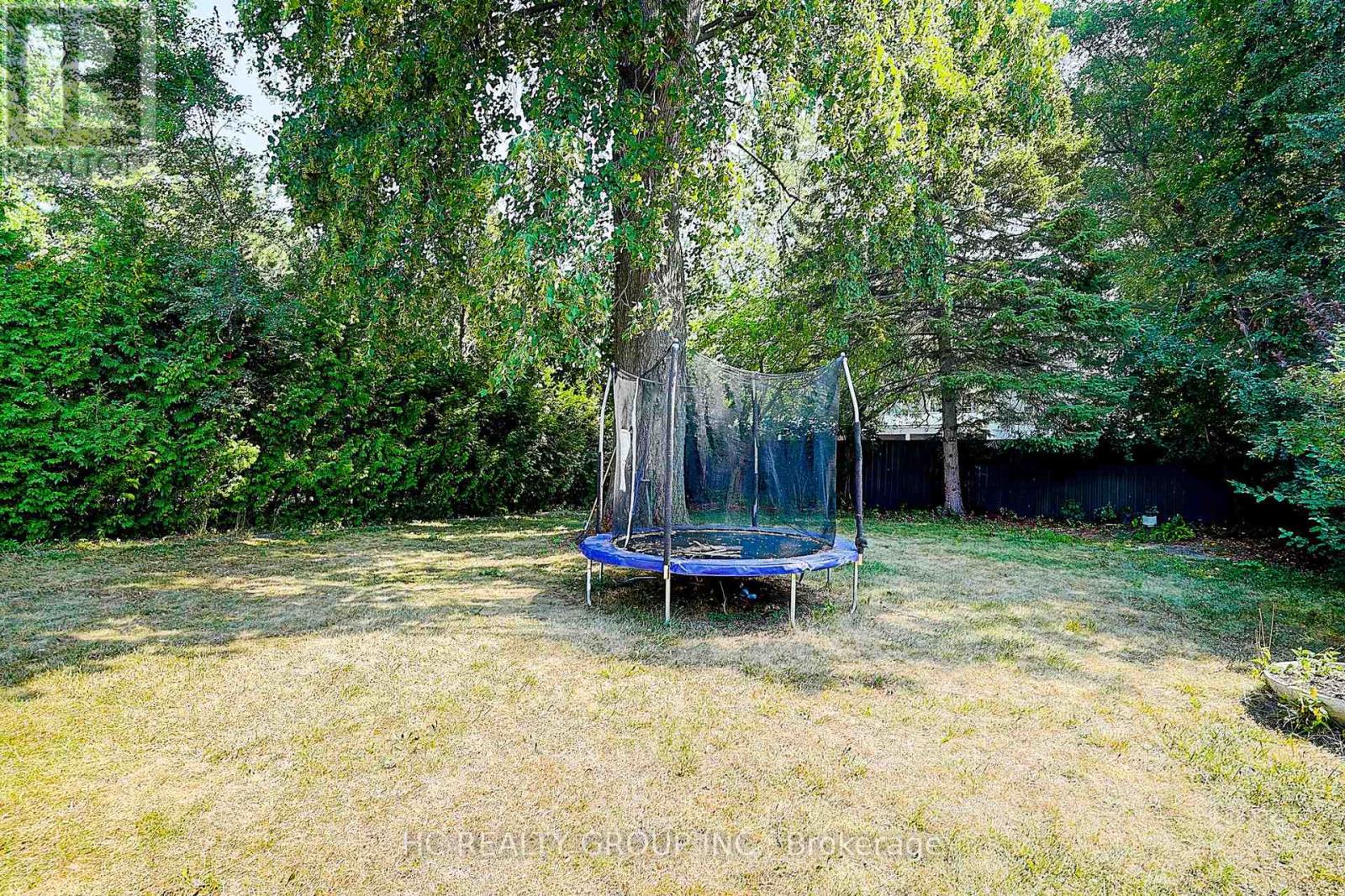 Photo 32 of 72 Woodthorpe Road, Toronto ON