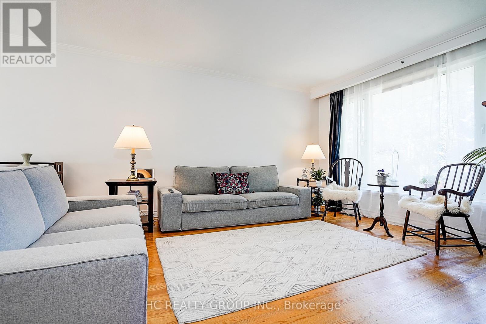 Photo 23 of 72 Woodthorpe Road, Toronto ON