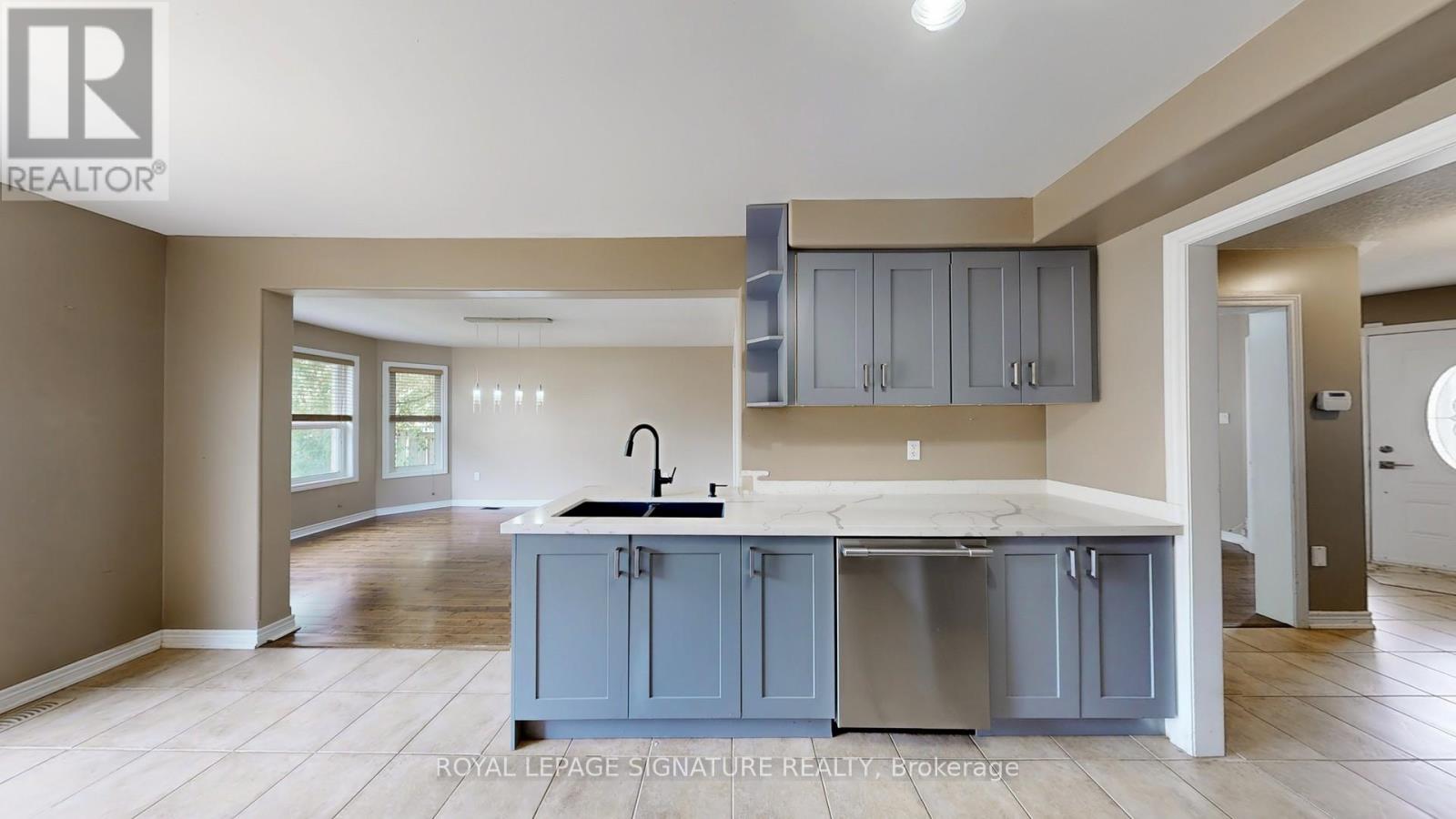 Photo 15 of 61 Buchanan Drive, New Tecumseth ON