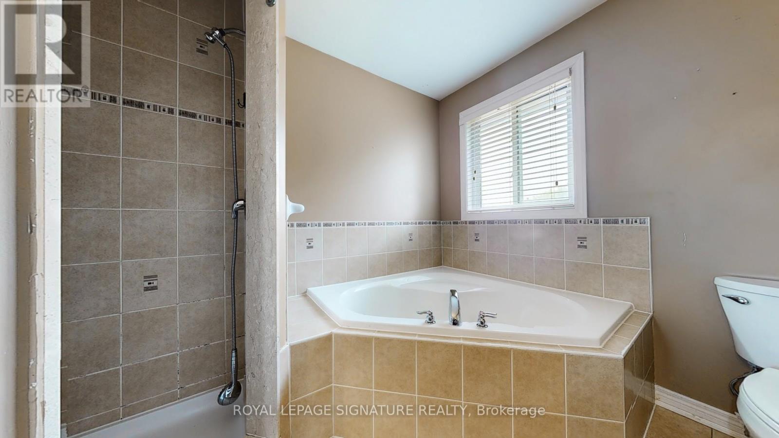 Photo 31 of 61 Buchanan Drive, New Tecumseth ON