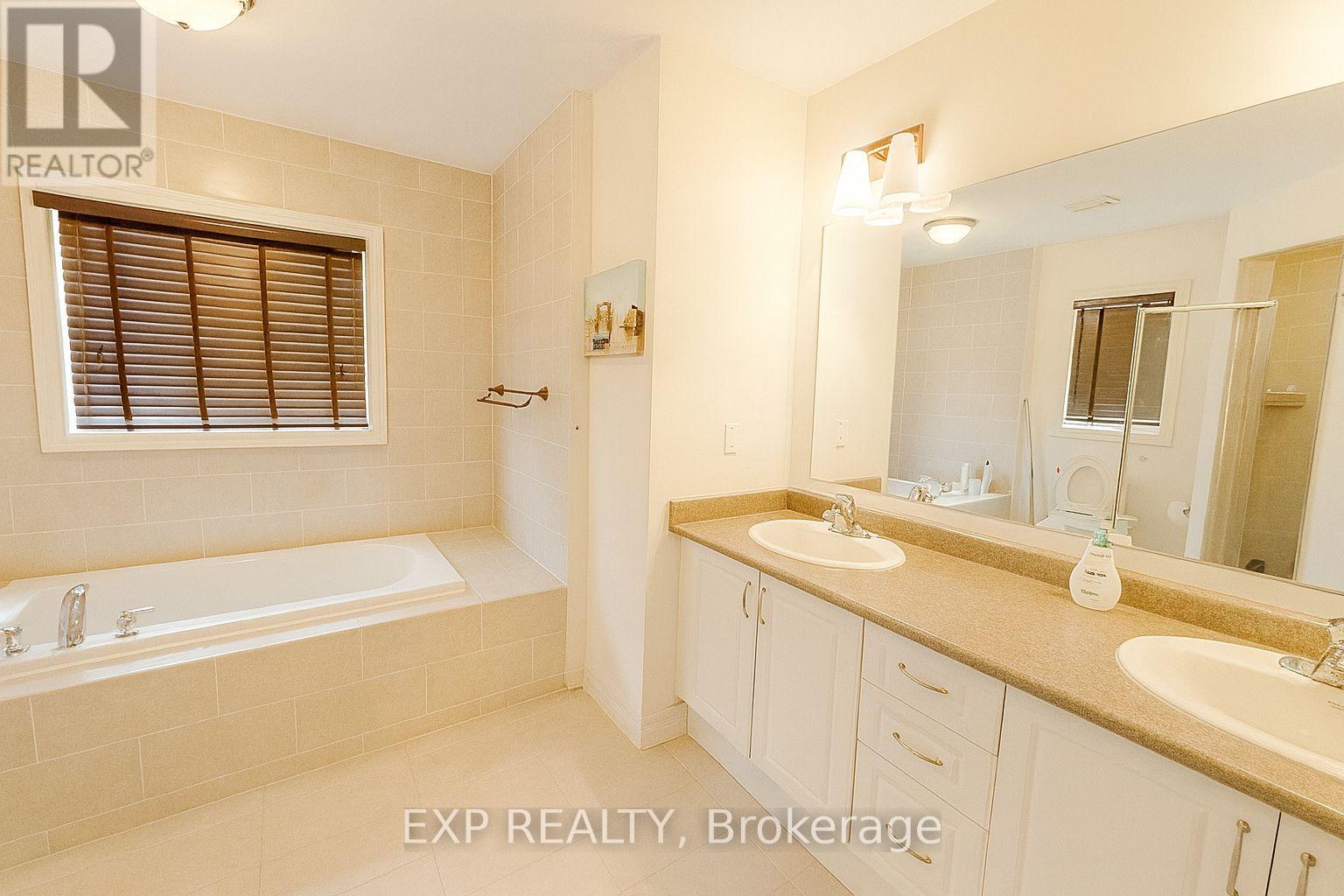 Photo 27 of 278 The Bridle Walk, Markham ON