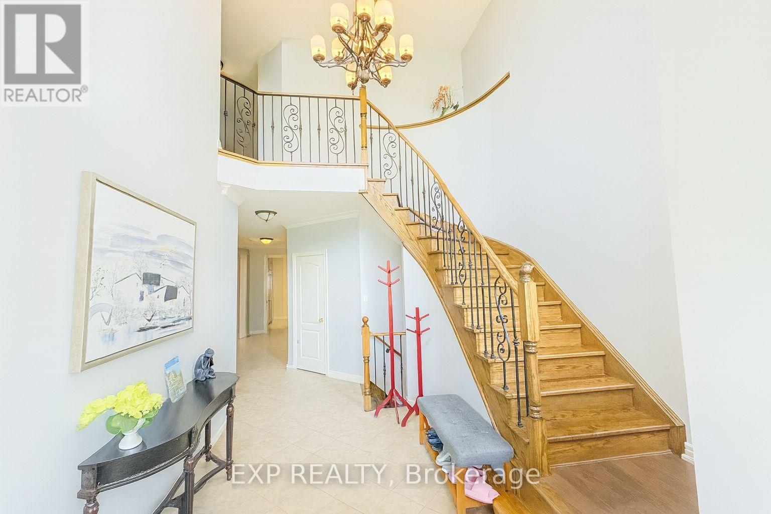 Photo 15 of 278 The Bridle Walk, Markham ON