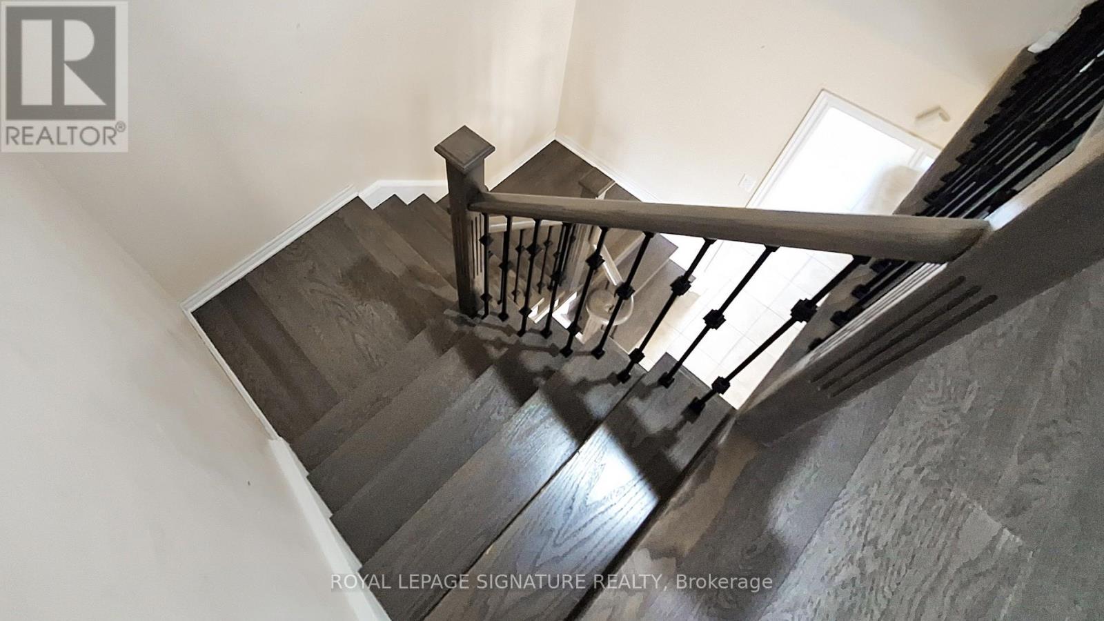Photo 23 of 61 Buchanan Drive, New Tecumseth ON