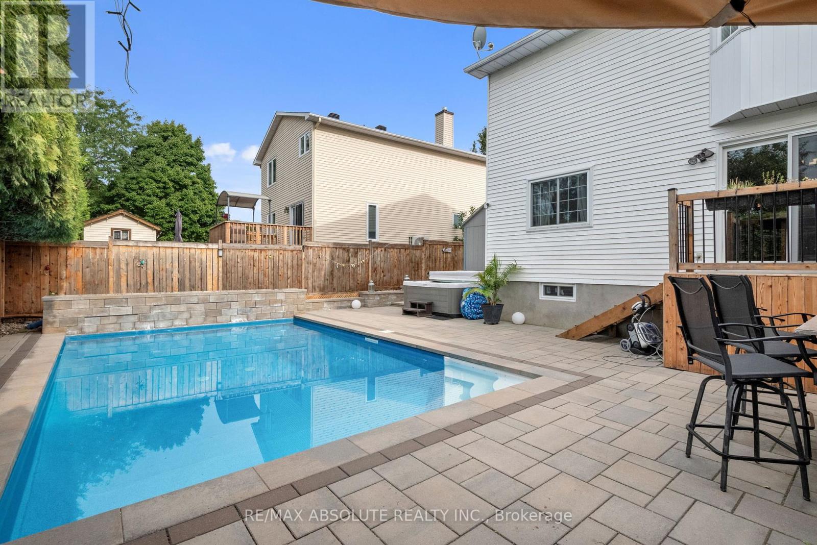 Photo 4 of 171 Springwater Drive, Ottawa ON