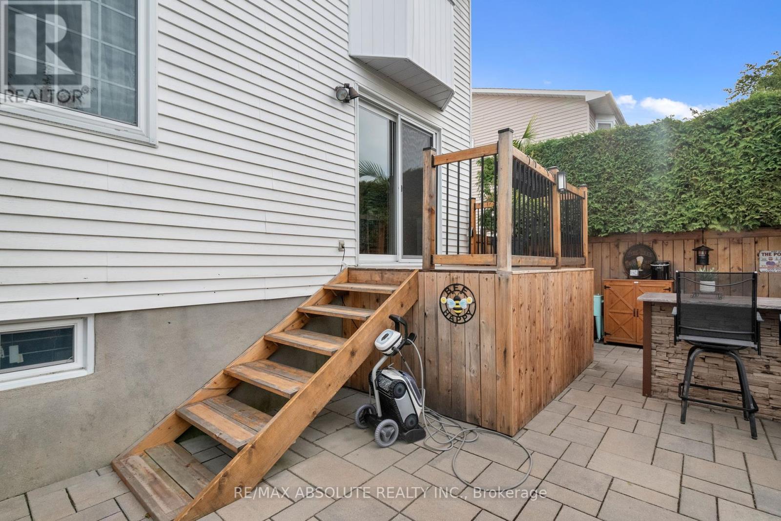 Photo 9 of 171 Springwater Drive, Ottawa ON