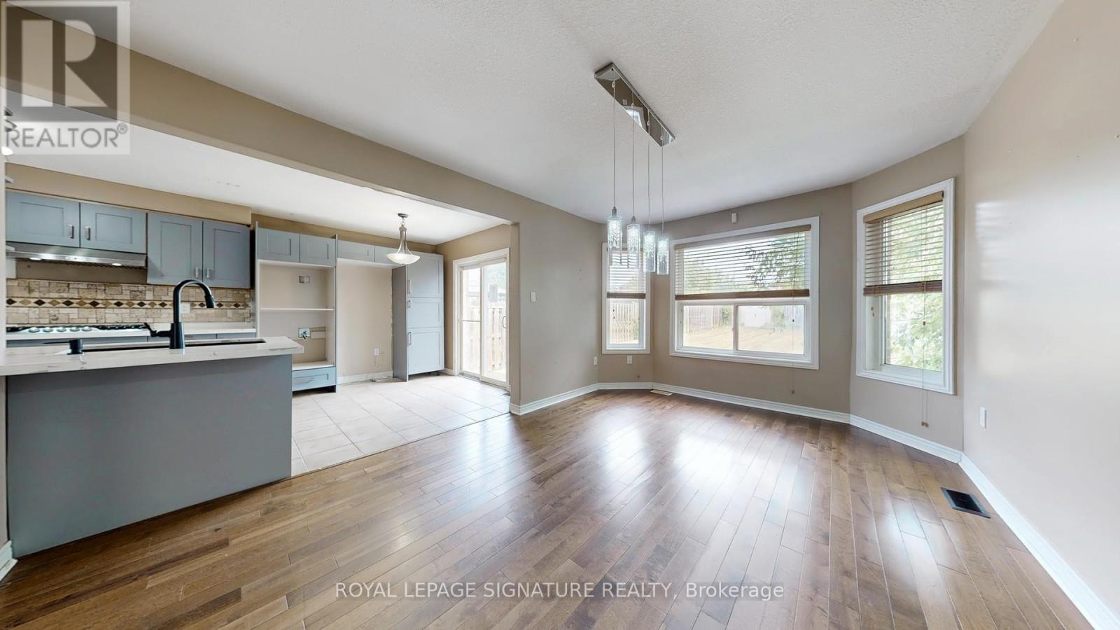 Photo 11 of 61 Buchanan Drive, New Tecumseth ON