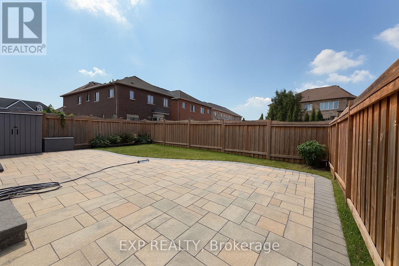 Photo 11 of 278 The Bridle Walk, Markham ON