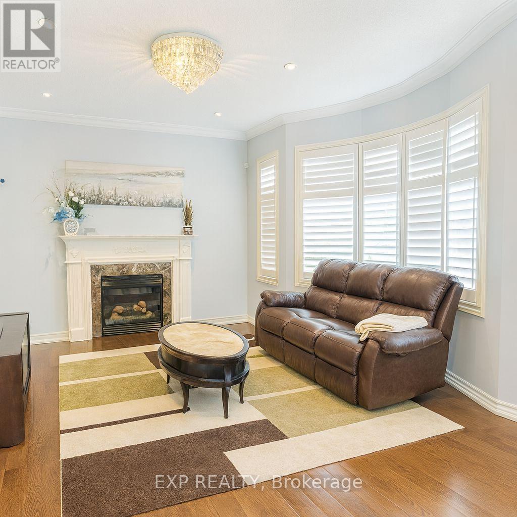 Photo 20 of 278 The Bridle Walk, Markham ON