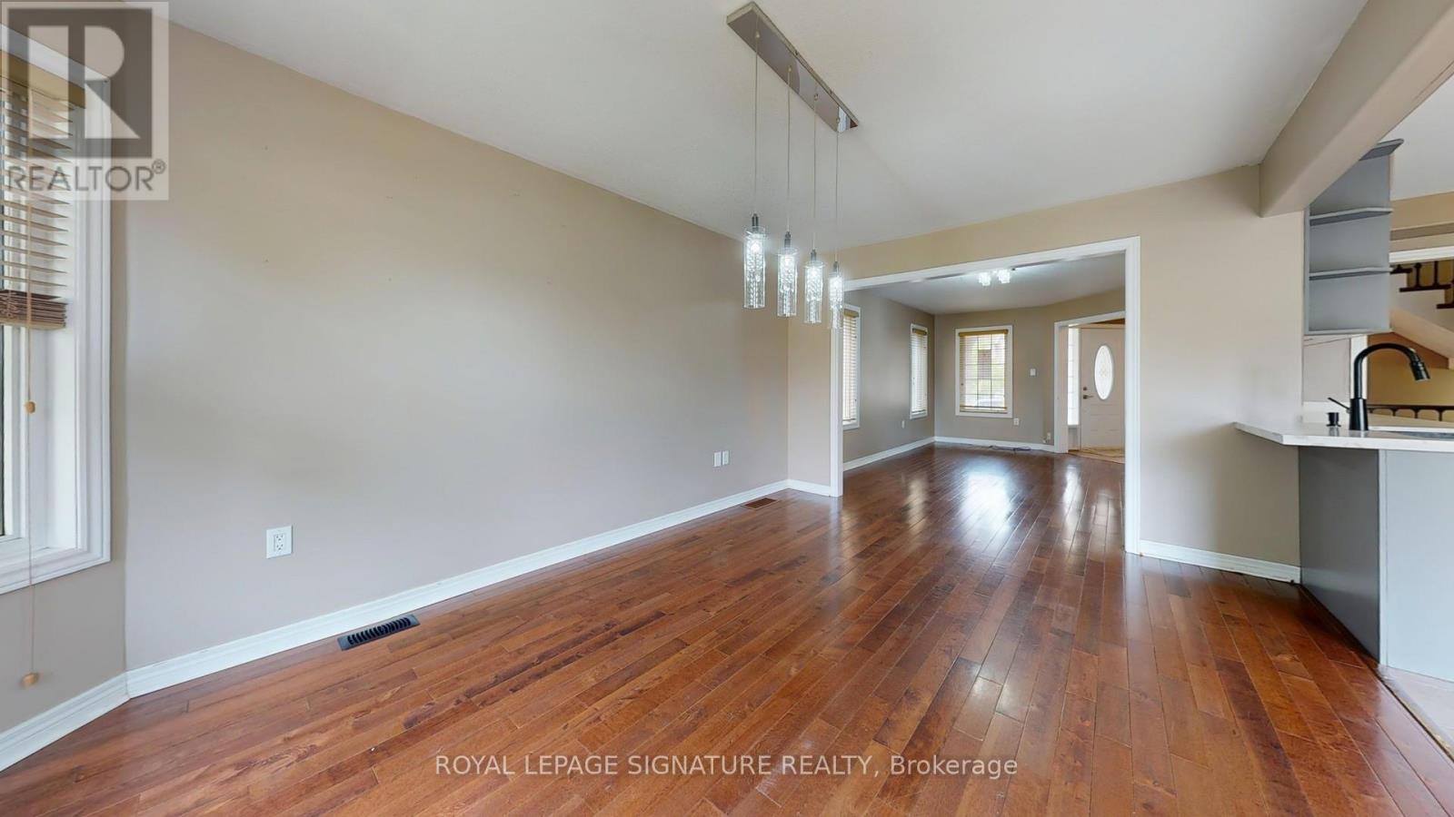 Photo 12 of 61 Buchanan Drive, New Tecumseth ON