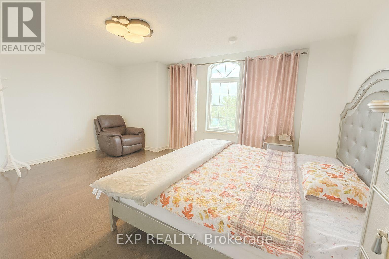 Photo 21 of 278 The Bridle Walk, Markham ON