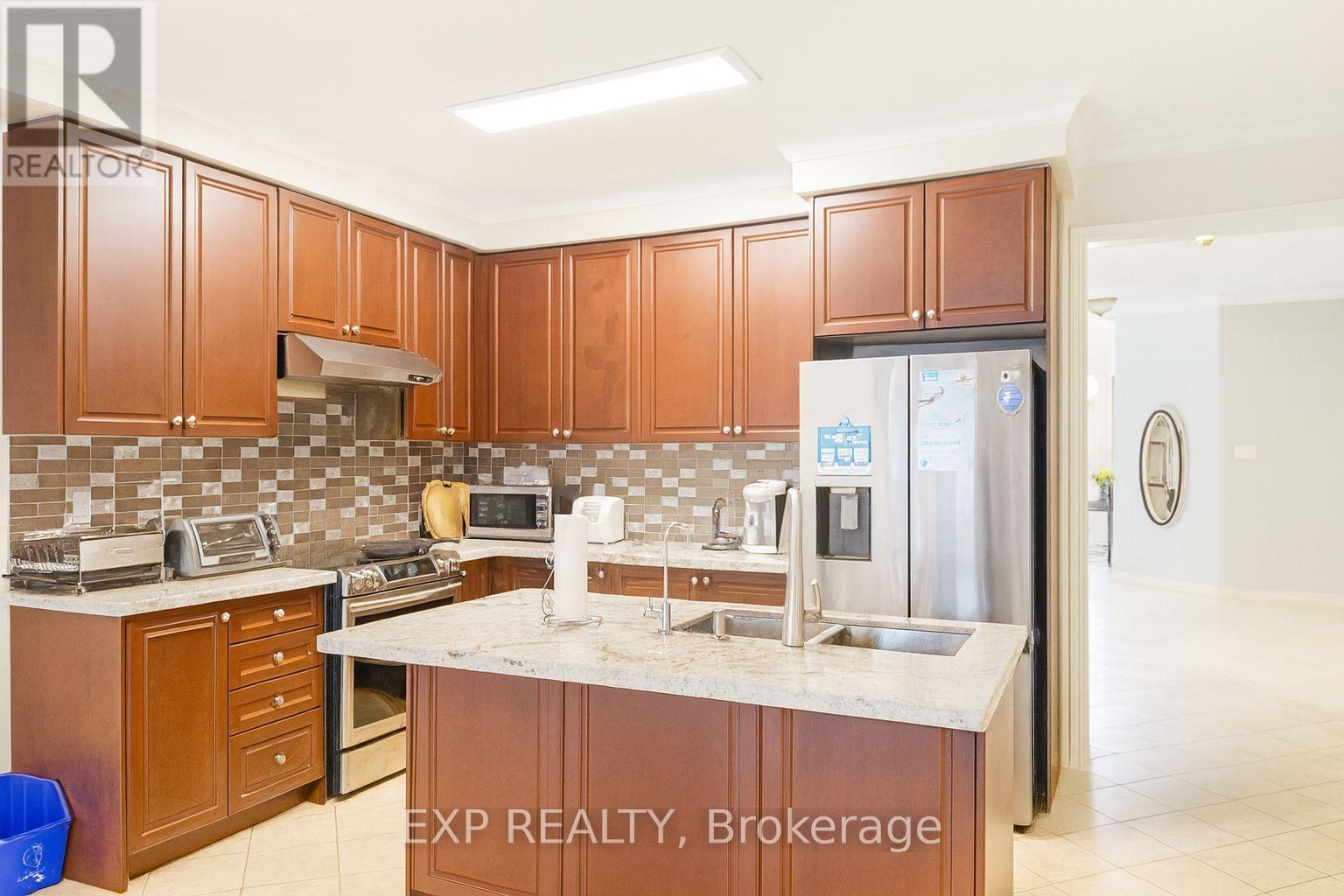 Photo 18 of 278 The Bridle Walk, Markham ON