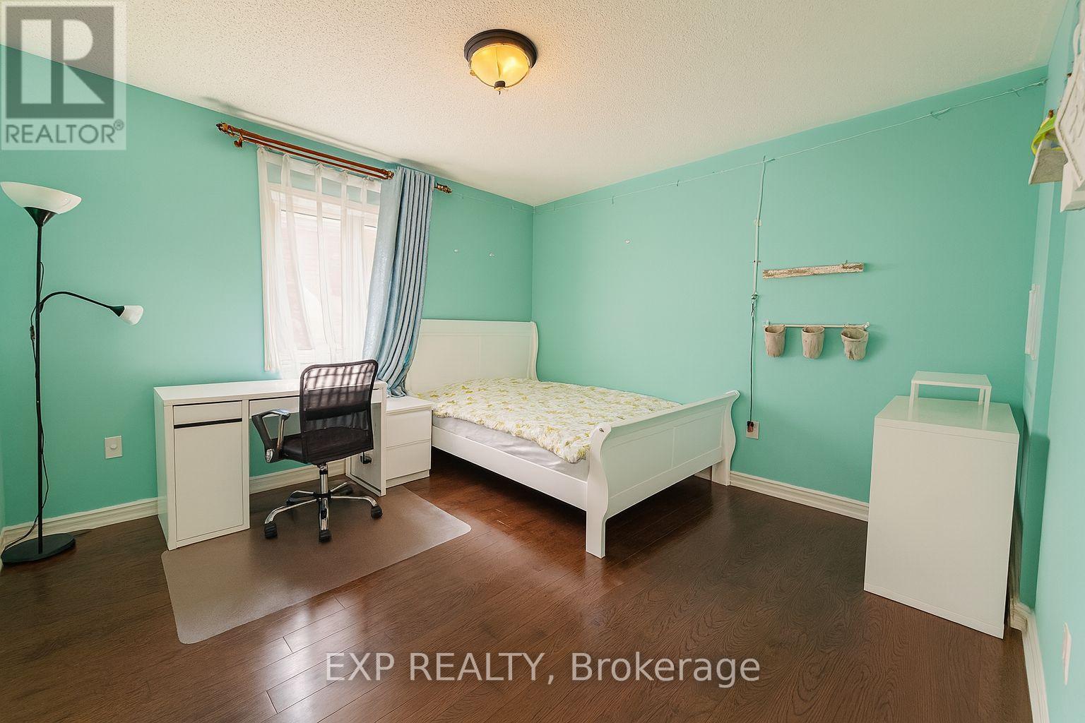 Photo 13 of 278 The Bridle Walk, Markham ON