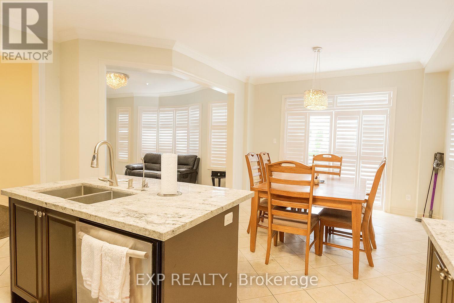 Photo 14 of 278 The Bridle Walk, Markham ON