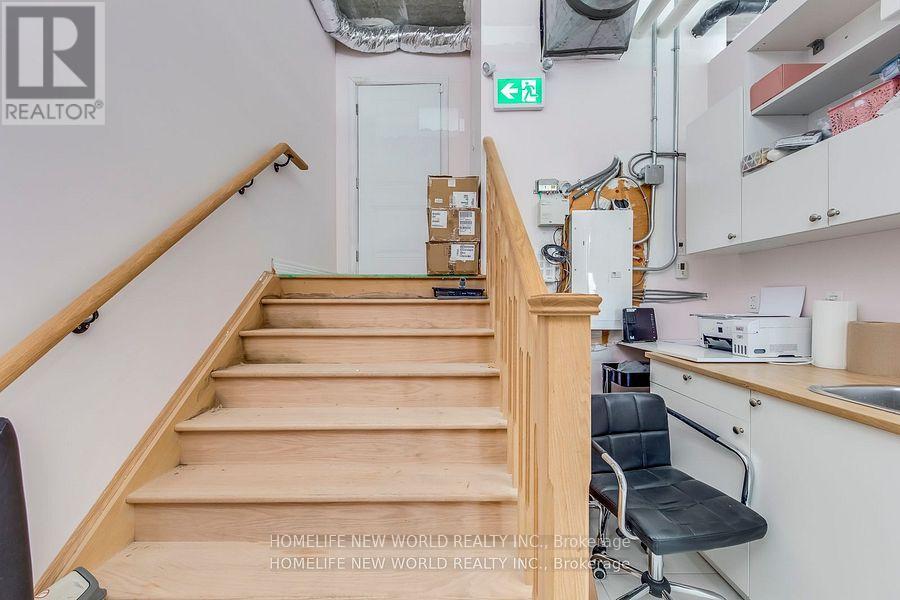 Photo 5 of 29 Luzon Avenue, Markham ON