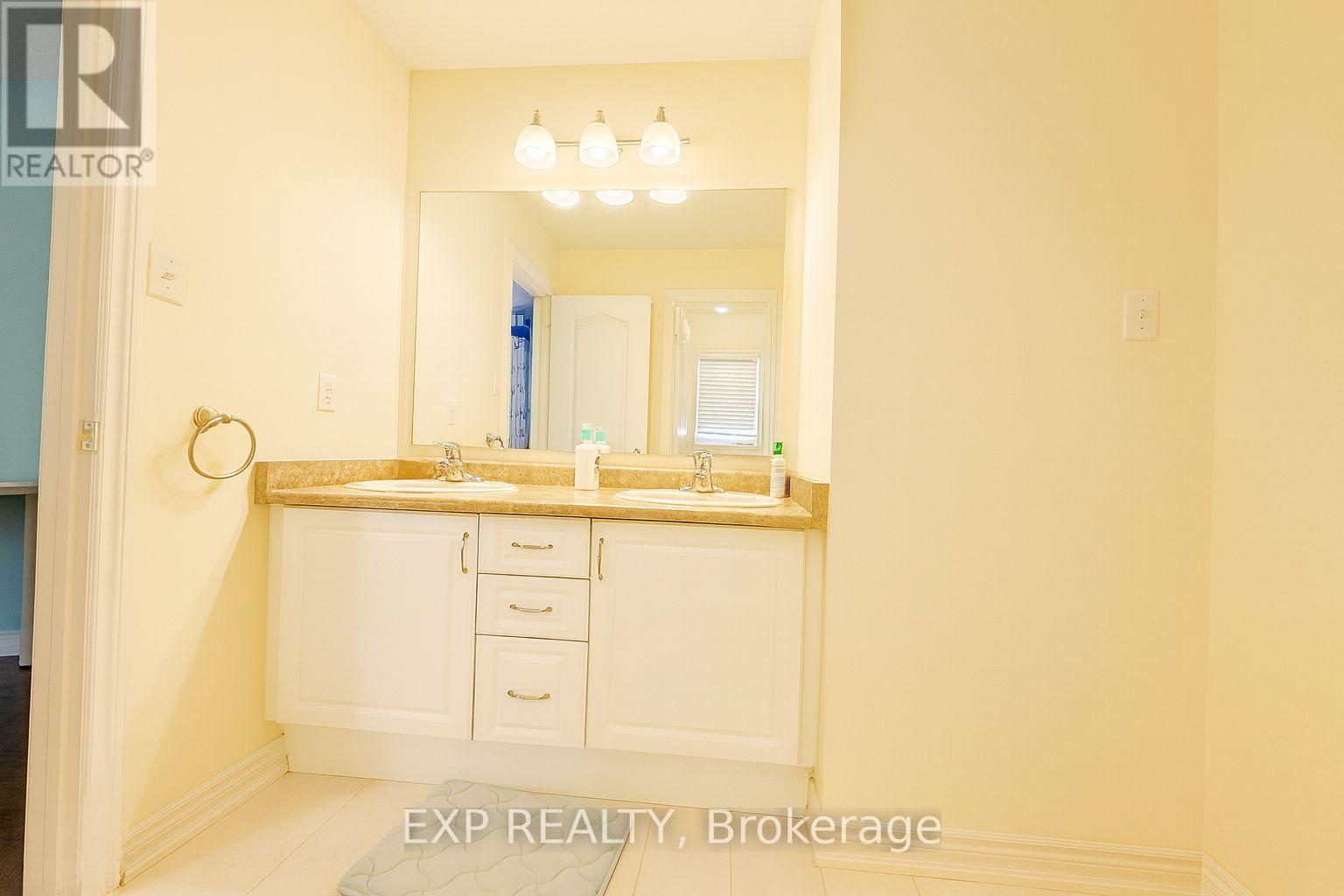 Photo 5 of 278 The Bridle Walk, Markham ON