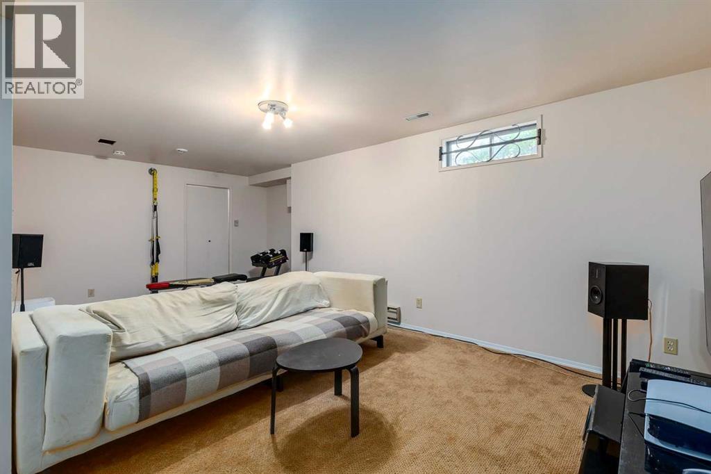 Single Family House for Sale in   Bracewood Drive SW Braeside Calgary 
