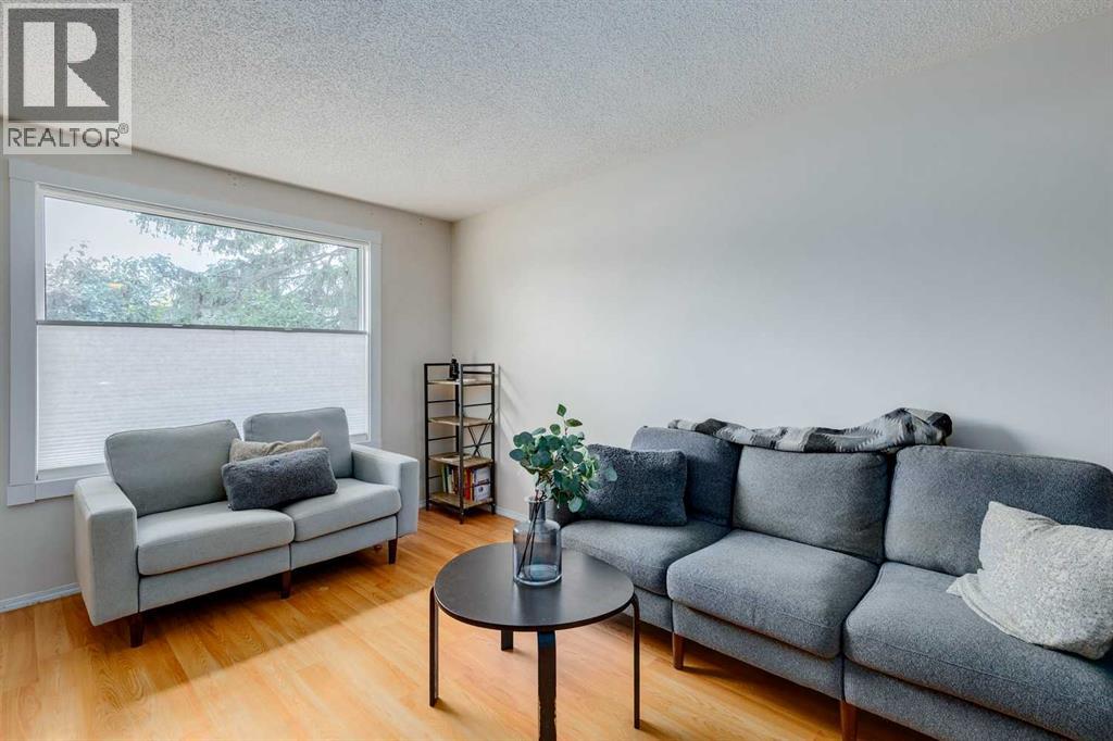 Single Family House for Sale in   Bracewood Drive SW Braeside Calgary 