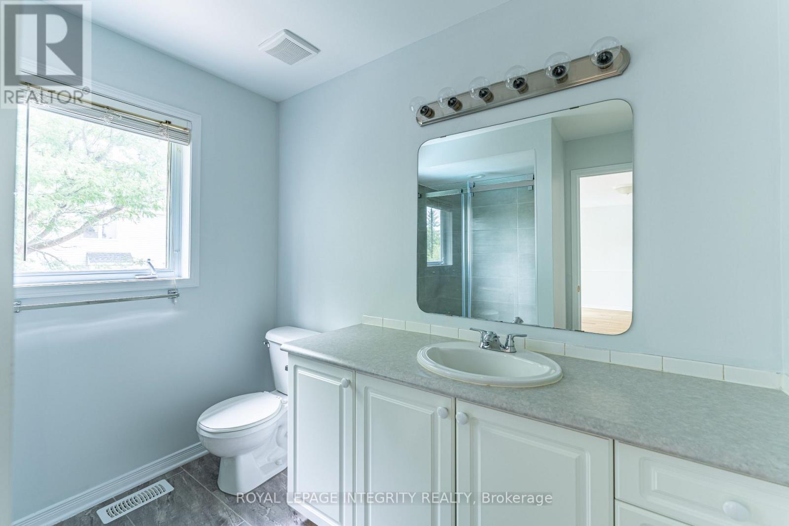 Photo 34 of 71 Appledale Drive, Ottawa ON