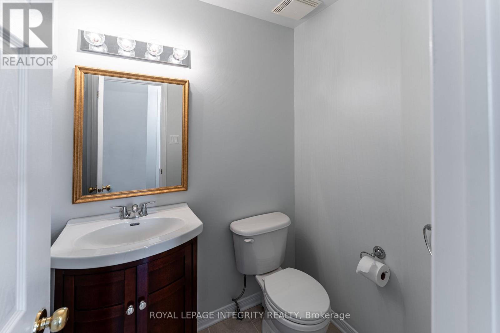 Photo 8 of 71 Appledale Drive, Ottawa ON