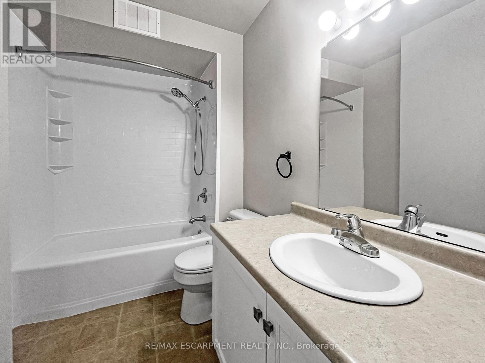 Photo 17 of 315 350 Quigley Road, Hamilton ON