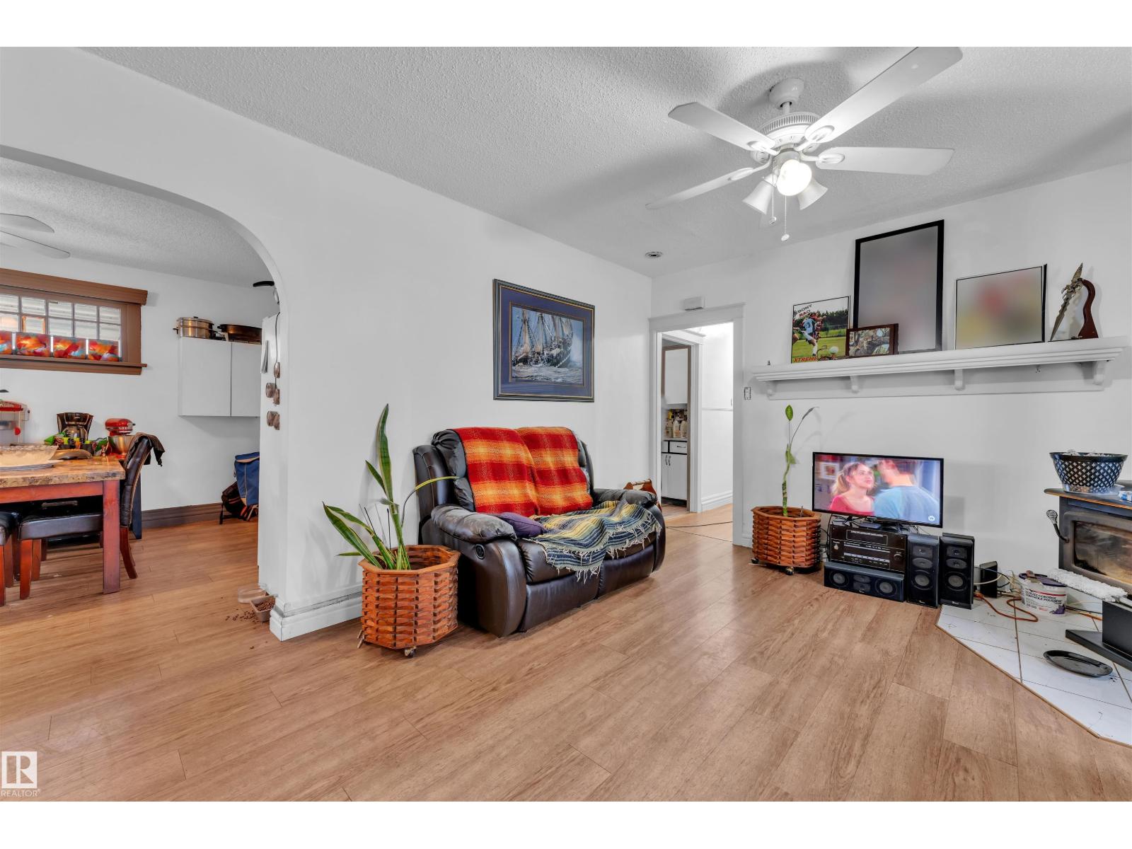 Photo 17 of 11725 97 St Nw, Edmonton AB