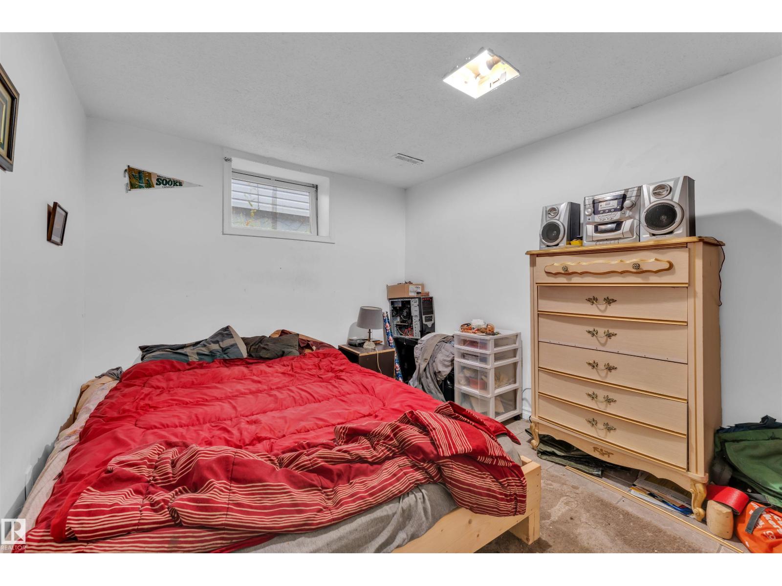 Photo 22 of 11725 97 St Nw, Edmonton AB