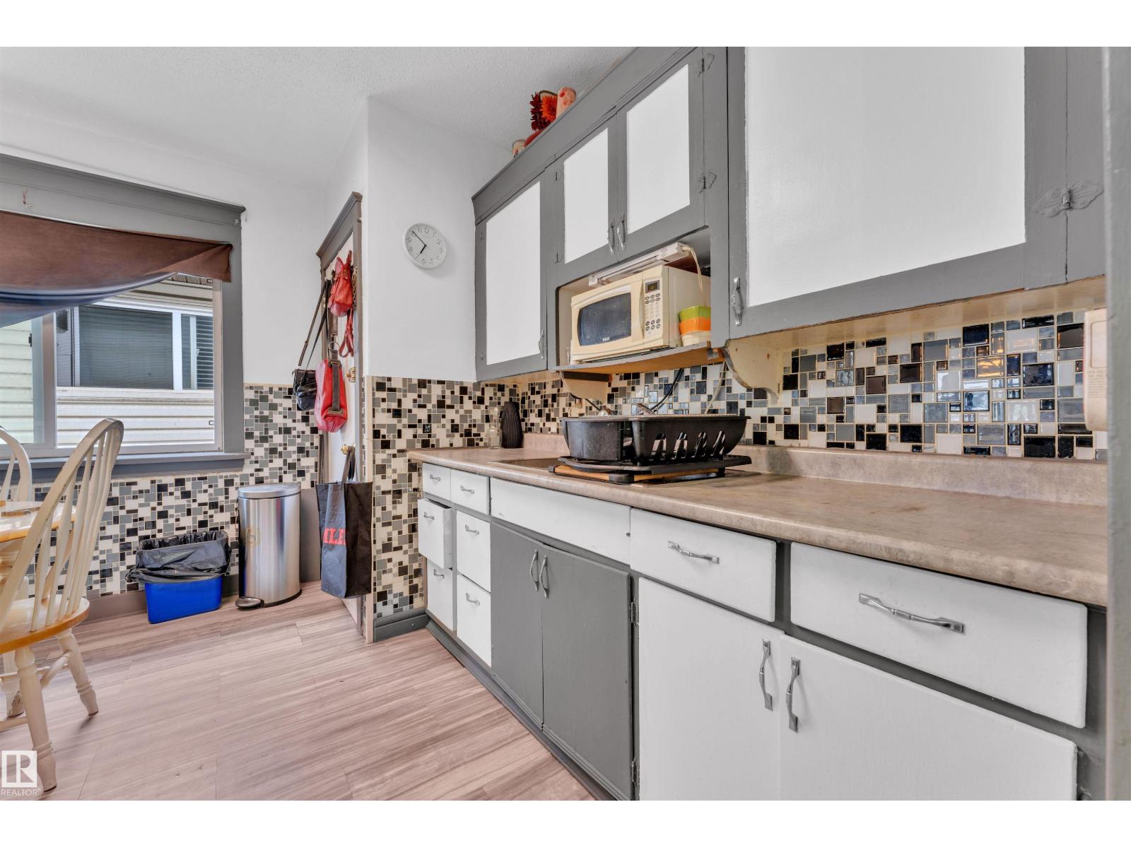 Photo 29 of 11725 97 St Nw, Edmonton AB