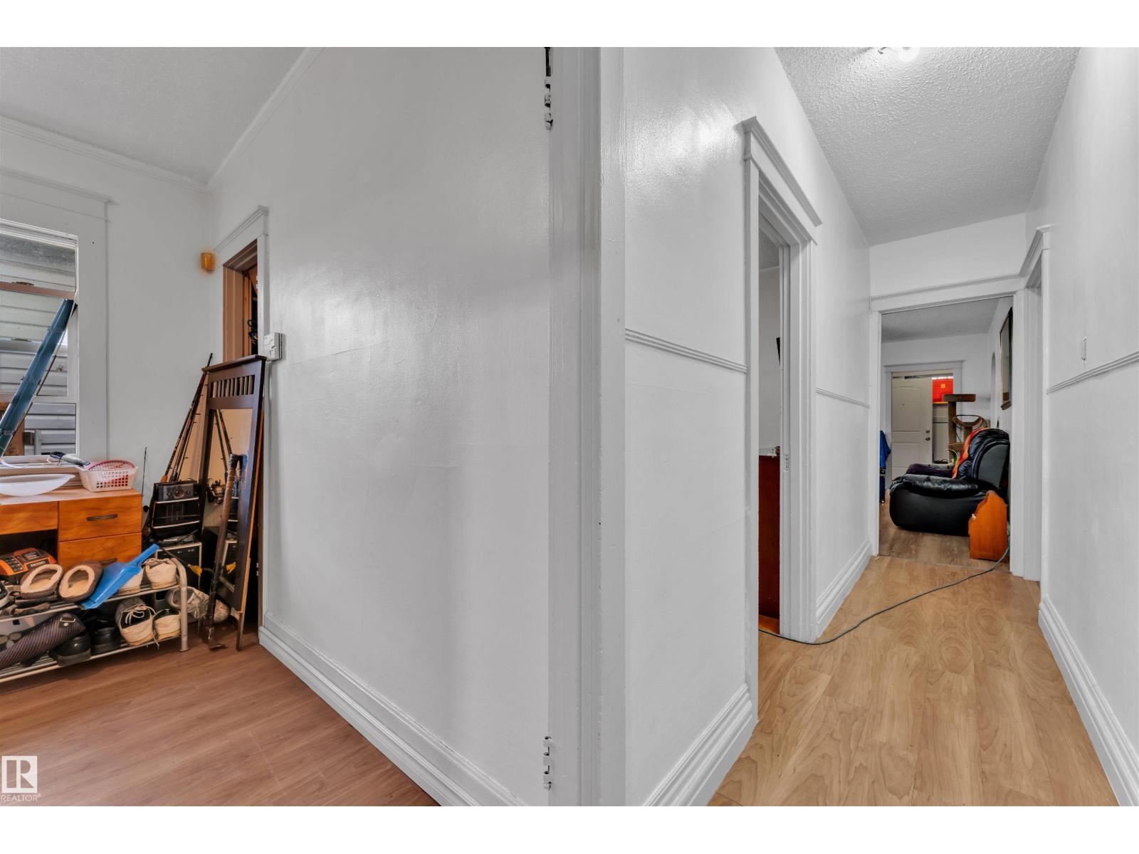 Photo 31 of 11725 97 St Nw, Edmonton AB