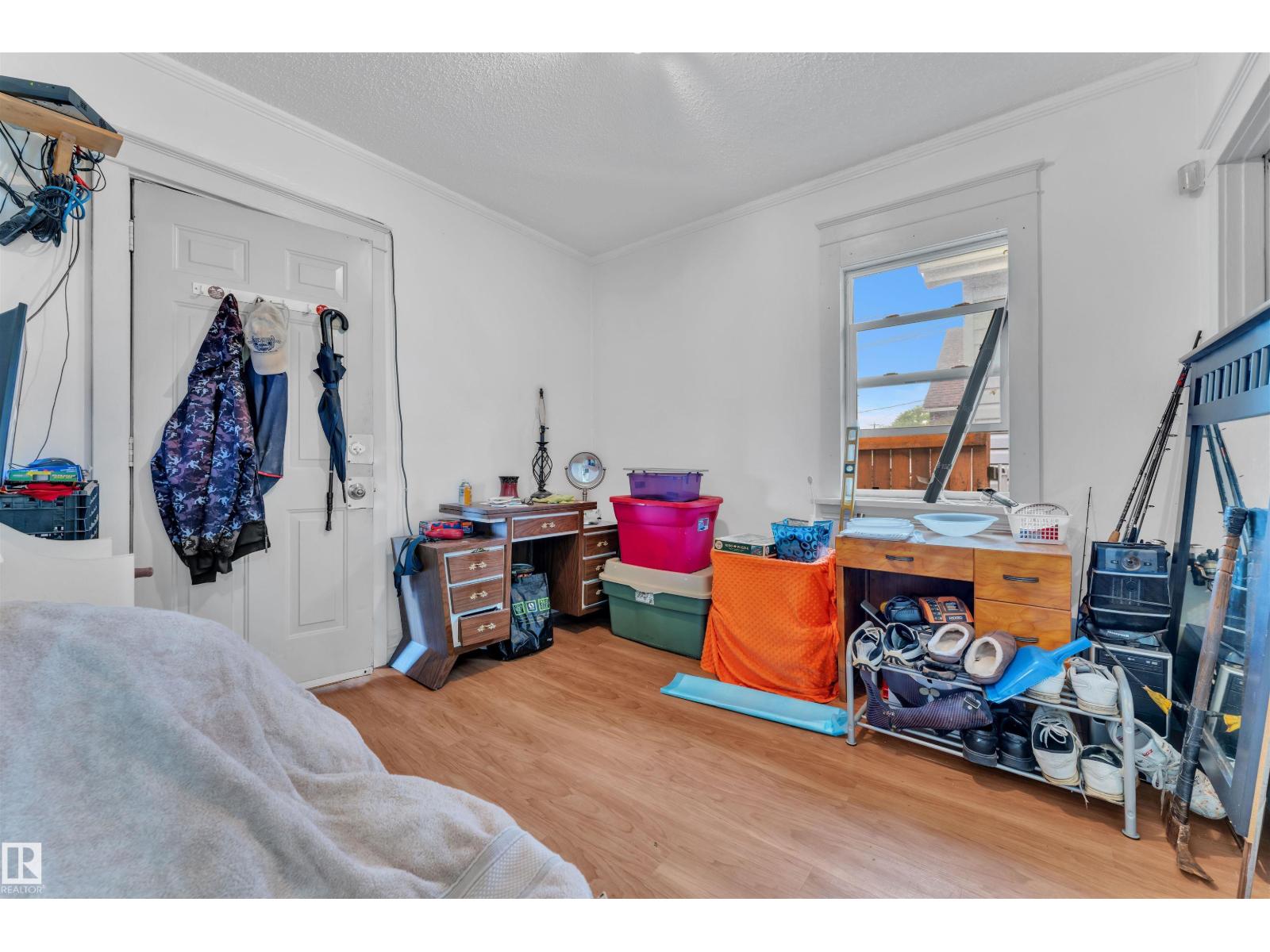 Photo 8 of 11725 97 St Nw, Edmonton AB