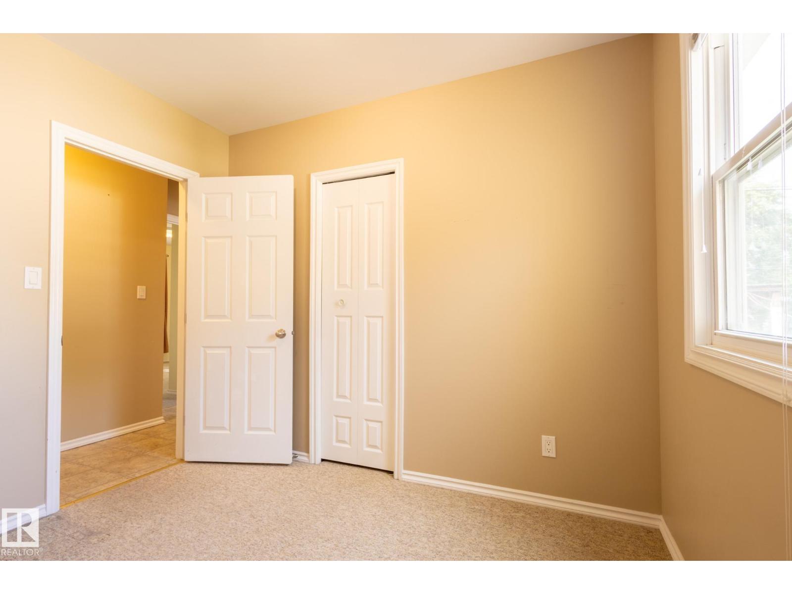 Photo 19 of 12021 67 St Nw, Edmonton AB