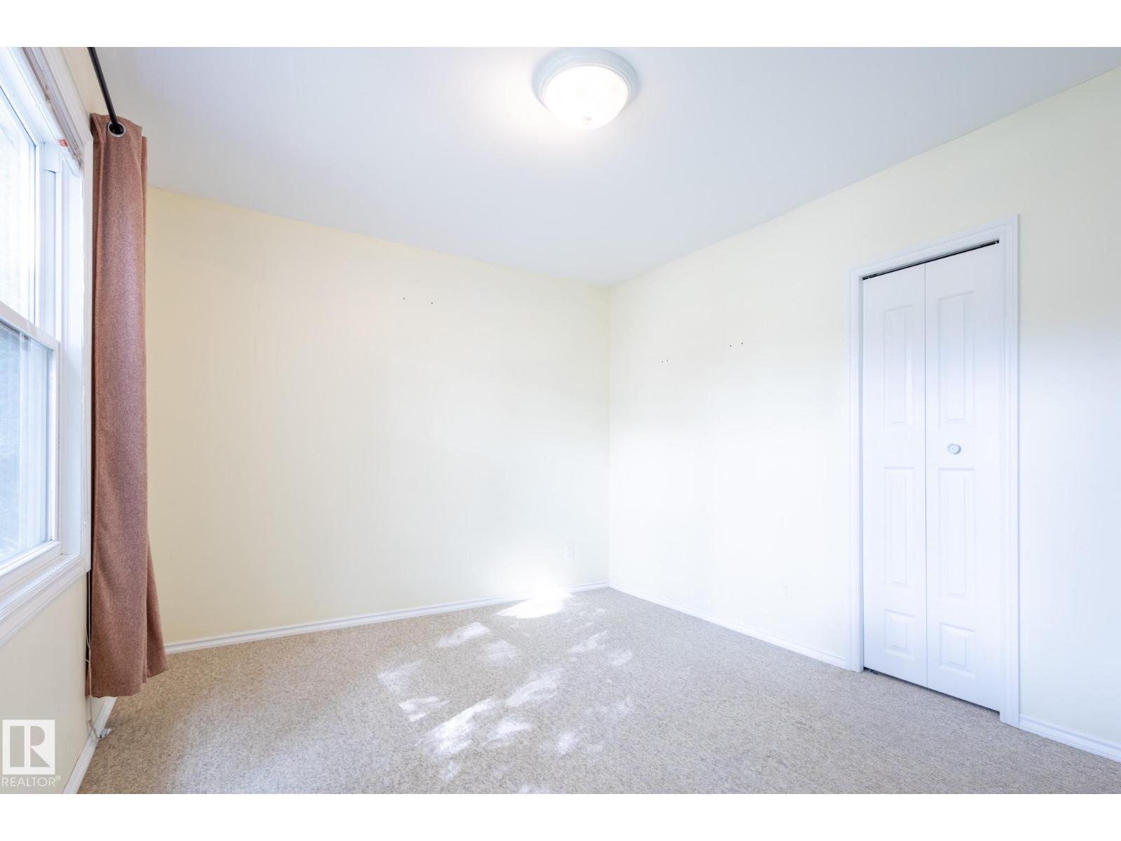 Photo 21 of 12021 67 St Nw, Edmonton AB