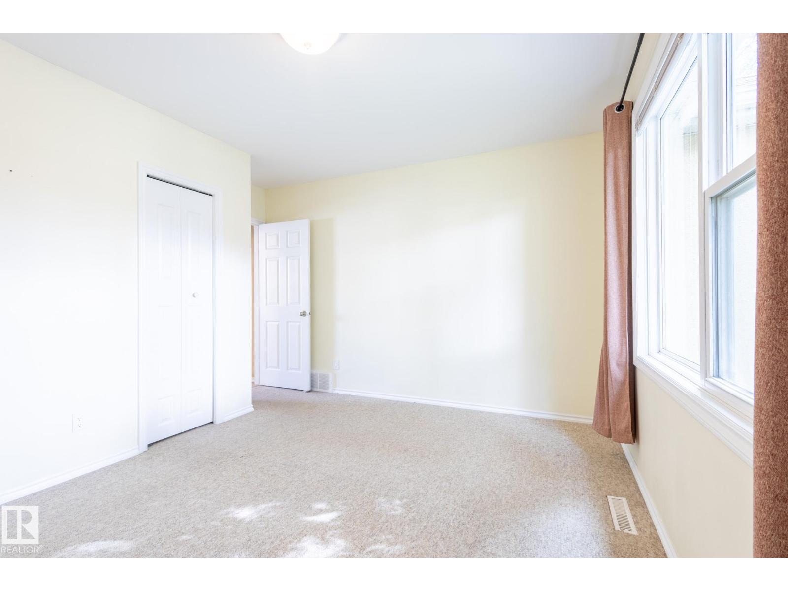 Photo 22 of 12021 67 St Nw, Edmonton AB
