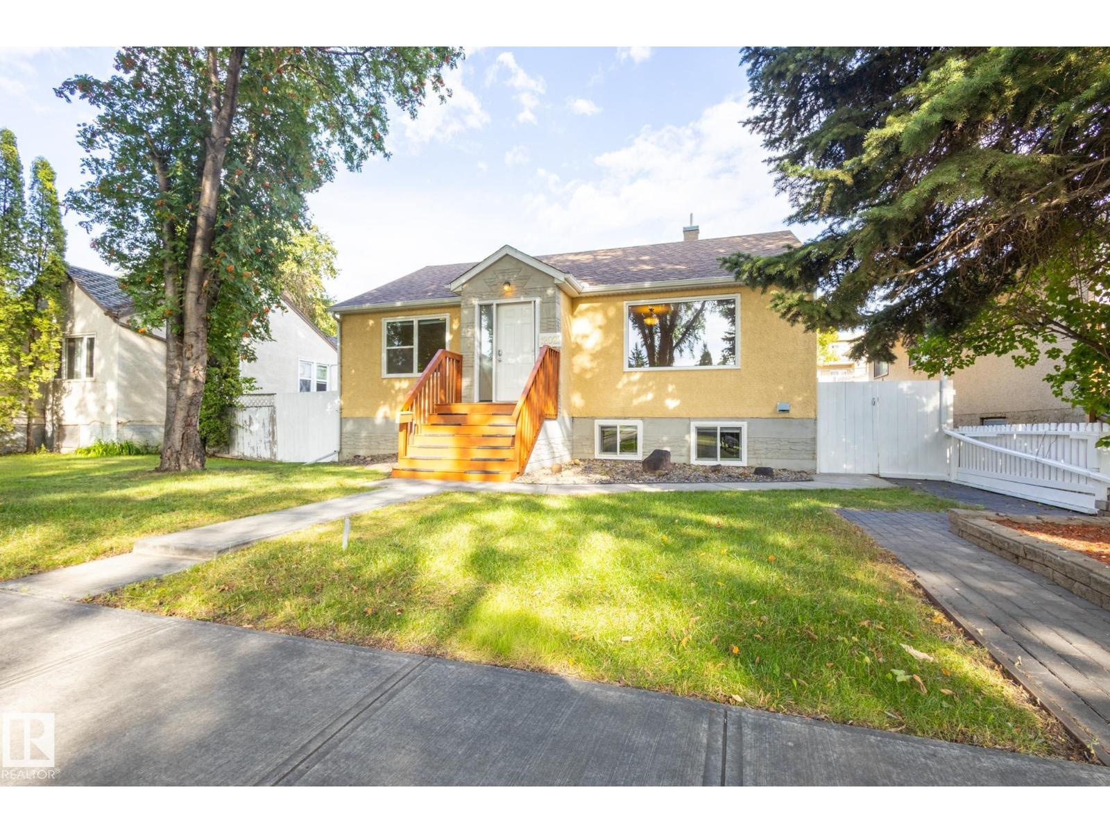 Photo 24 of 12021 67 St Nw, Edmonton AB