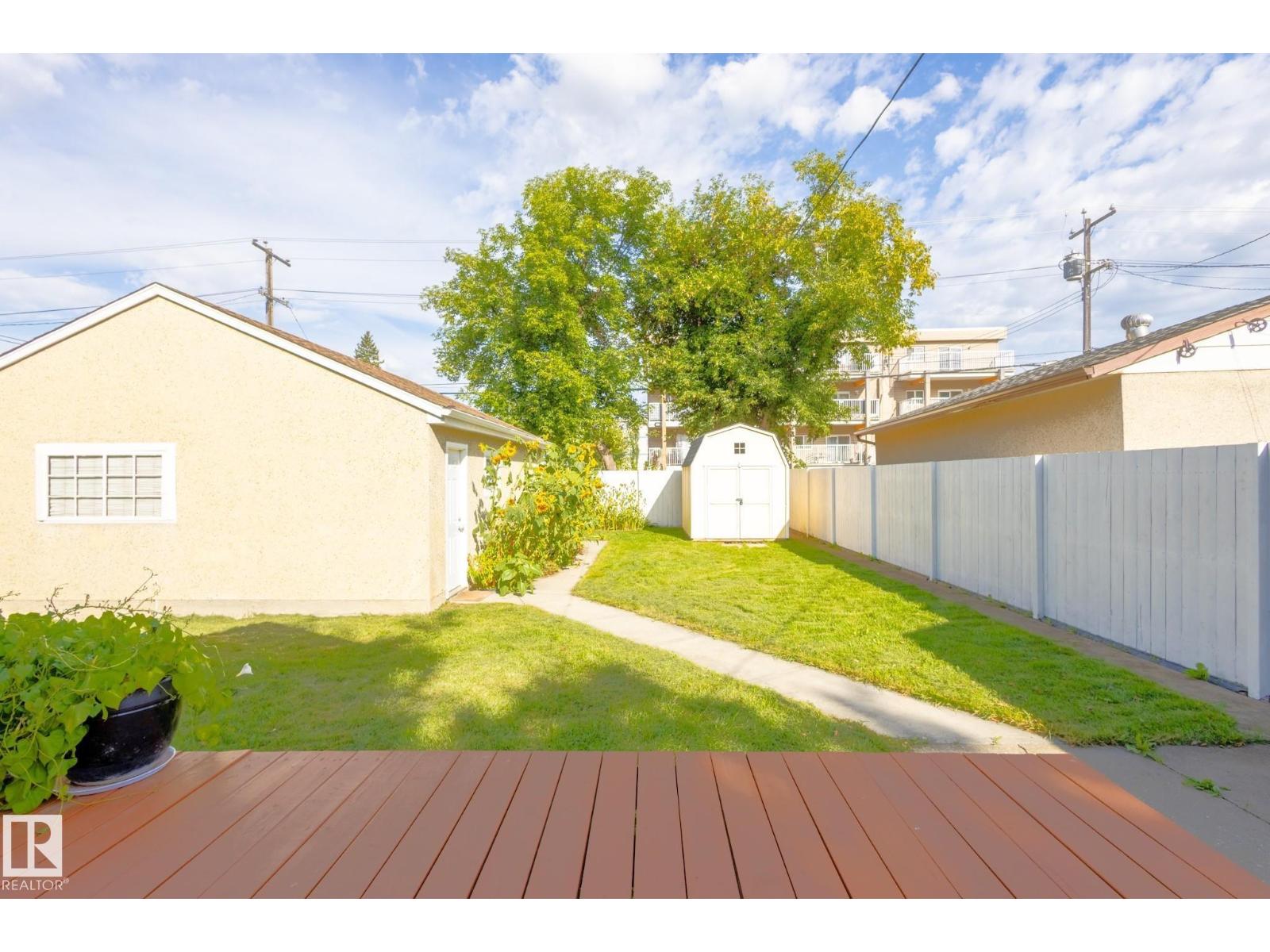Photo 25 of 12021 67 St Nw, Edmonton AB