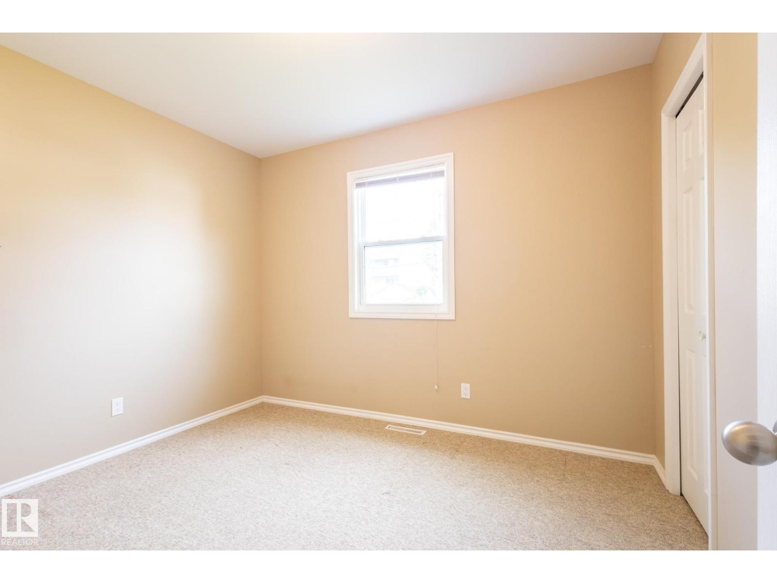 Photo 29 of 12021 67 St Nw, Edmonton AB