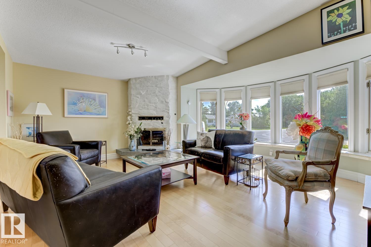 Photo 10 of 11712 136 Av Nw, Edmonton AB