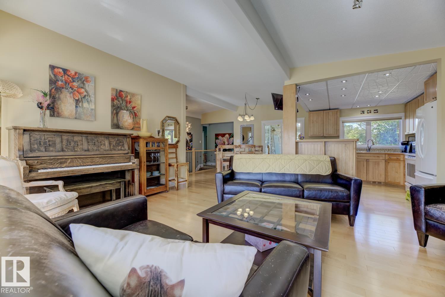 Photo 13 of 11712 136 Av Nw, Edmonton AB