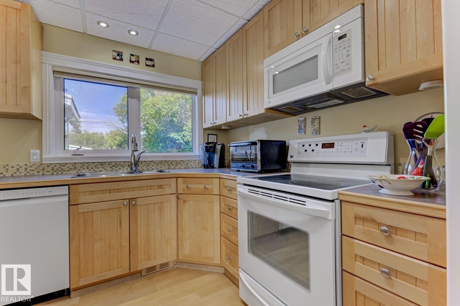 Photo 17 of 11712 136 Av Nw, Edmonton AB