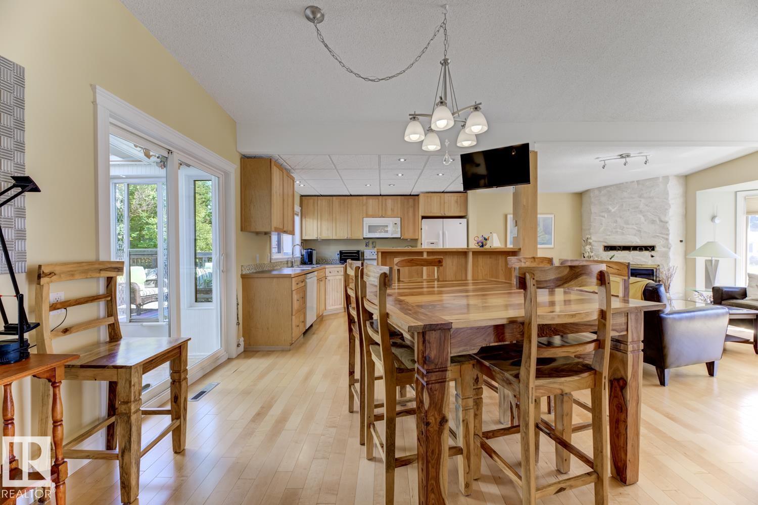 Photo 8 of 11712 136 Av Nw, Edmonton AB