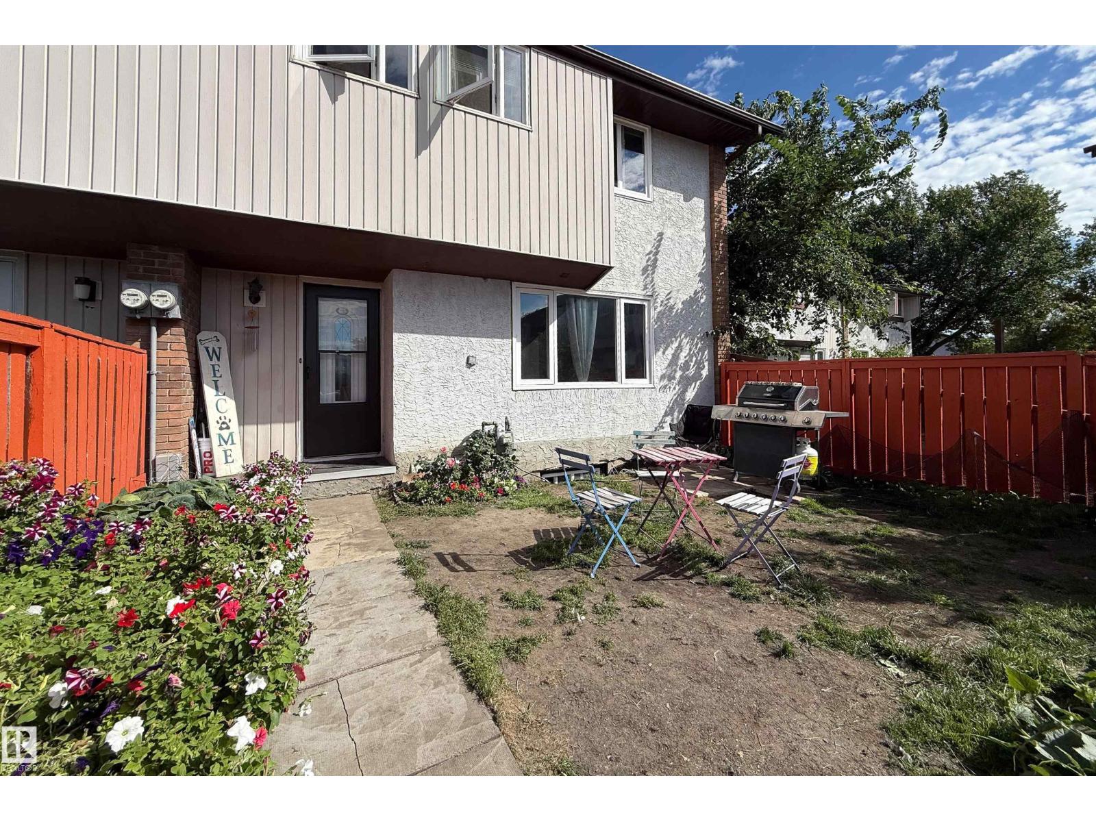 Photo 16 of 9 14320 80 St Nw, Edmonton AB