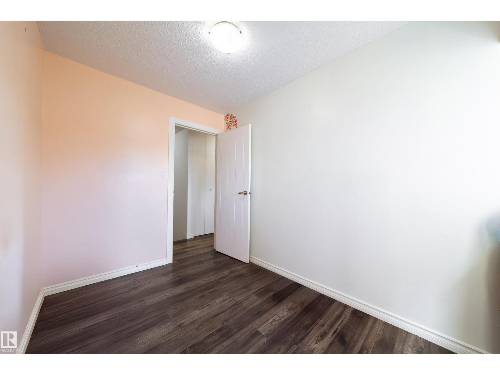 Photo 9 of 9 14320 80 St Nw, Edmonton AB