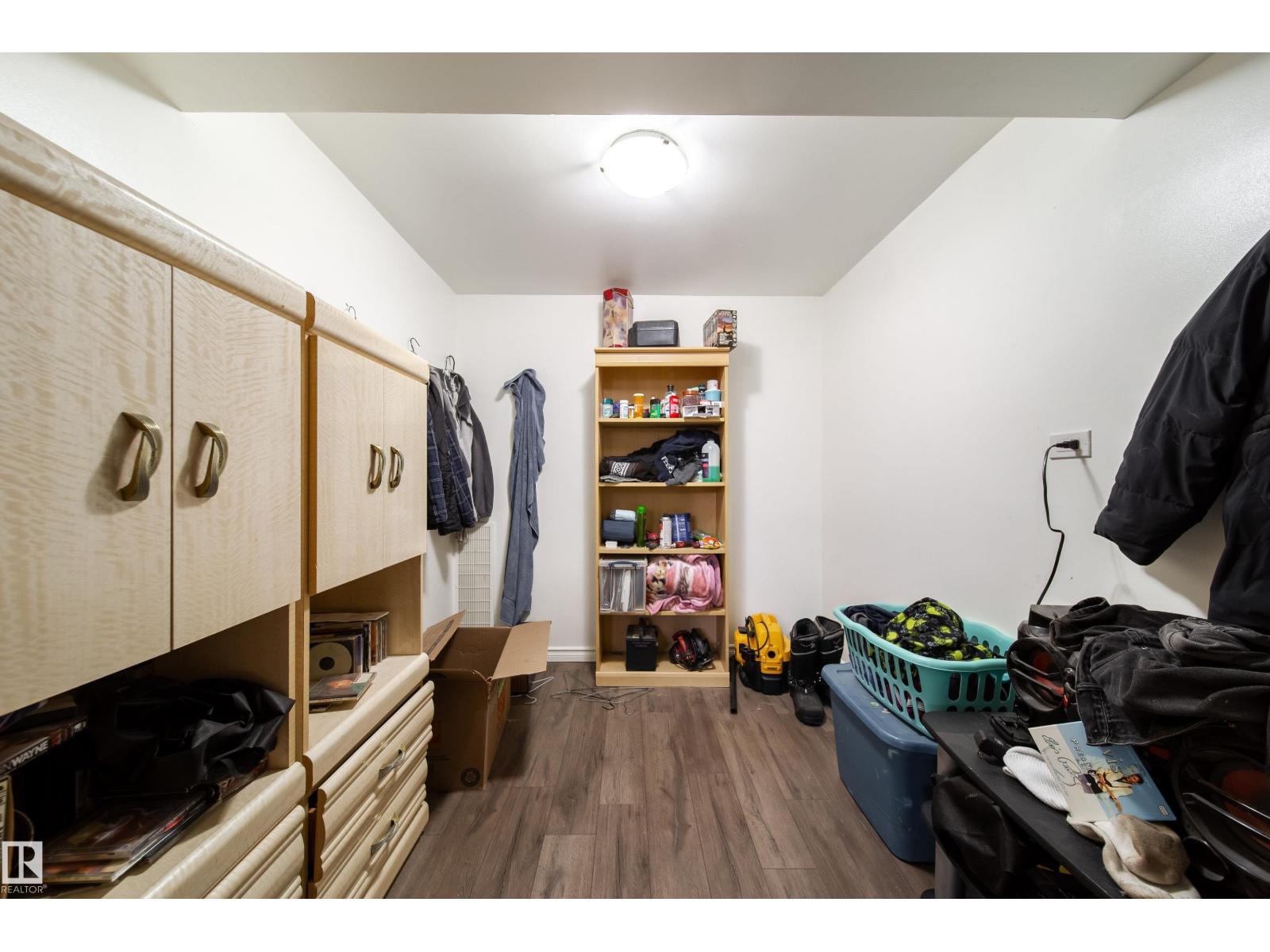 Photo 22 of 9 14320 80 St Nw, Edmonton AB