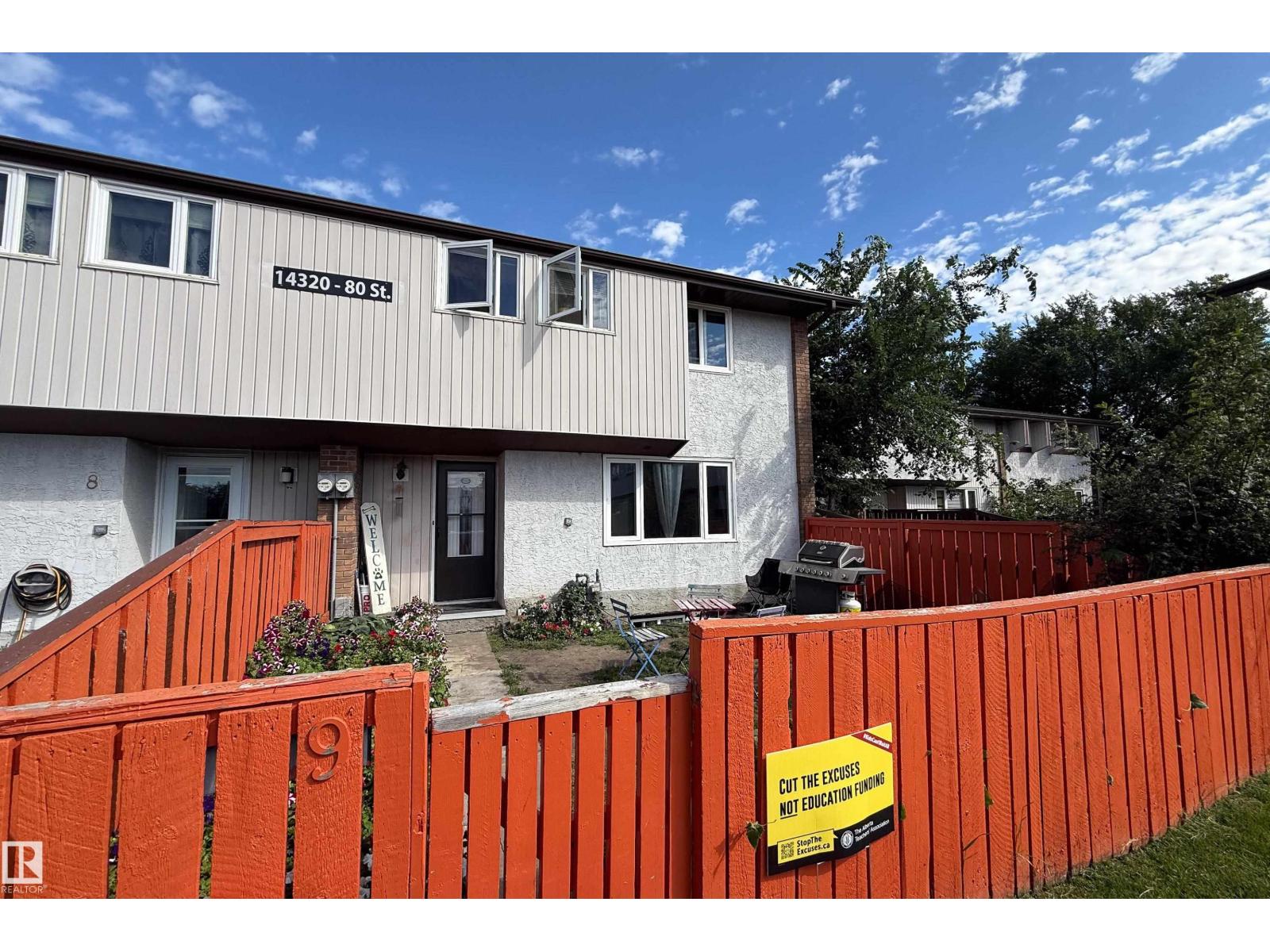 Photo 21 of 9 14320 80 St Nw, Edmonton AB